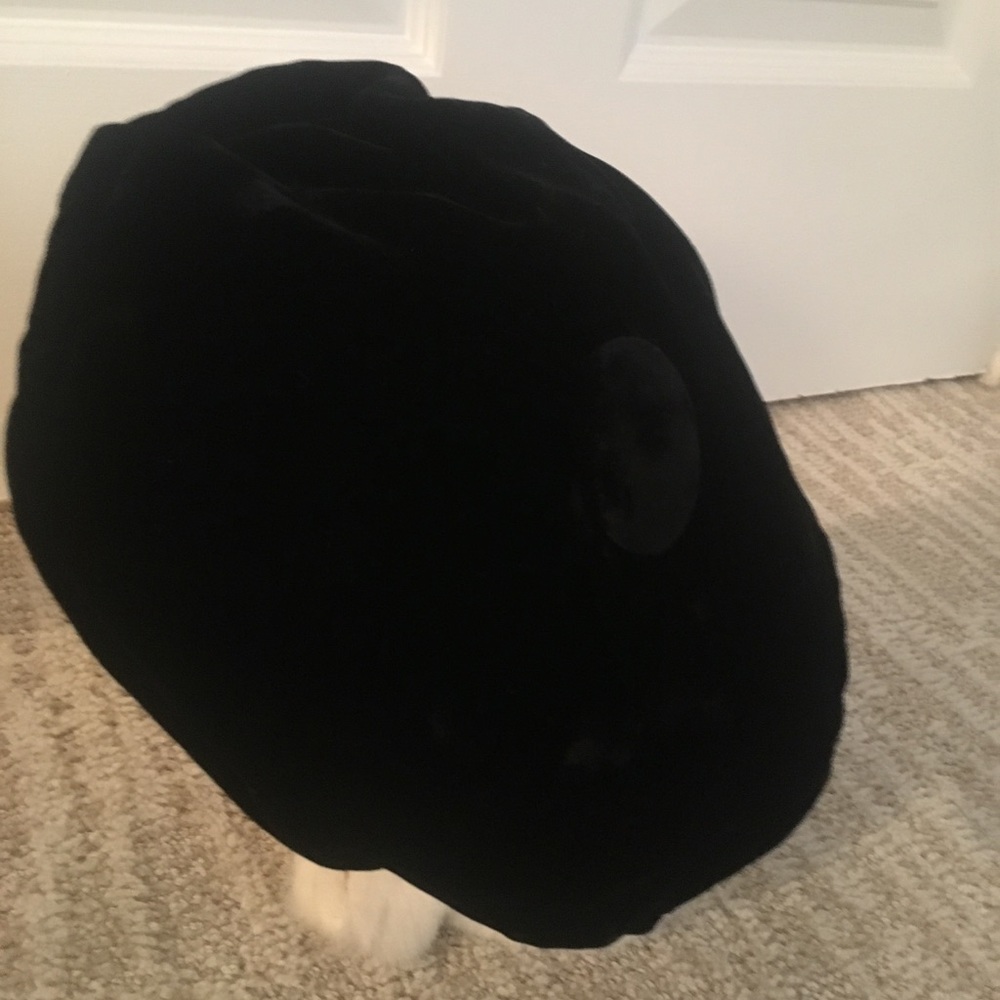 Vintage Black Velvet Beret Church Hat